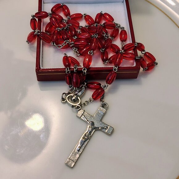 Vintage Rosary Clear Red Lucite Bead Silver Crucifix Catholic Autom Necklace - Picture 5 of 7